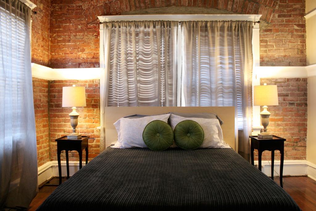 Ellison Suites Los Angeles Room photo